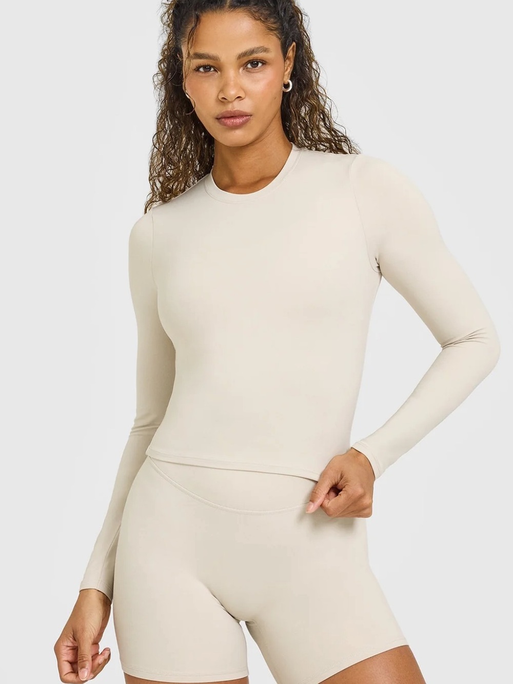 ONER ACTIVE SOFTMOTION LONG SLEEVE MID TOP IN SAND (XS)